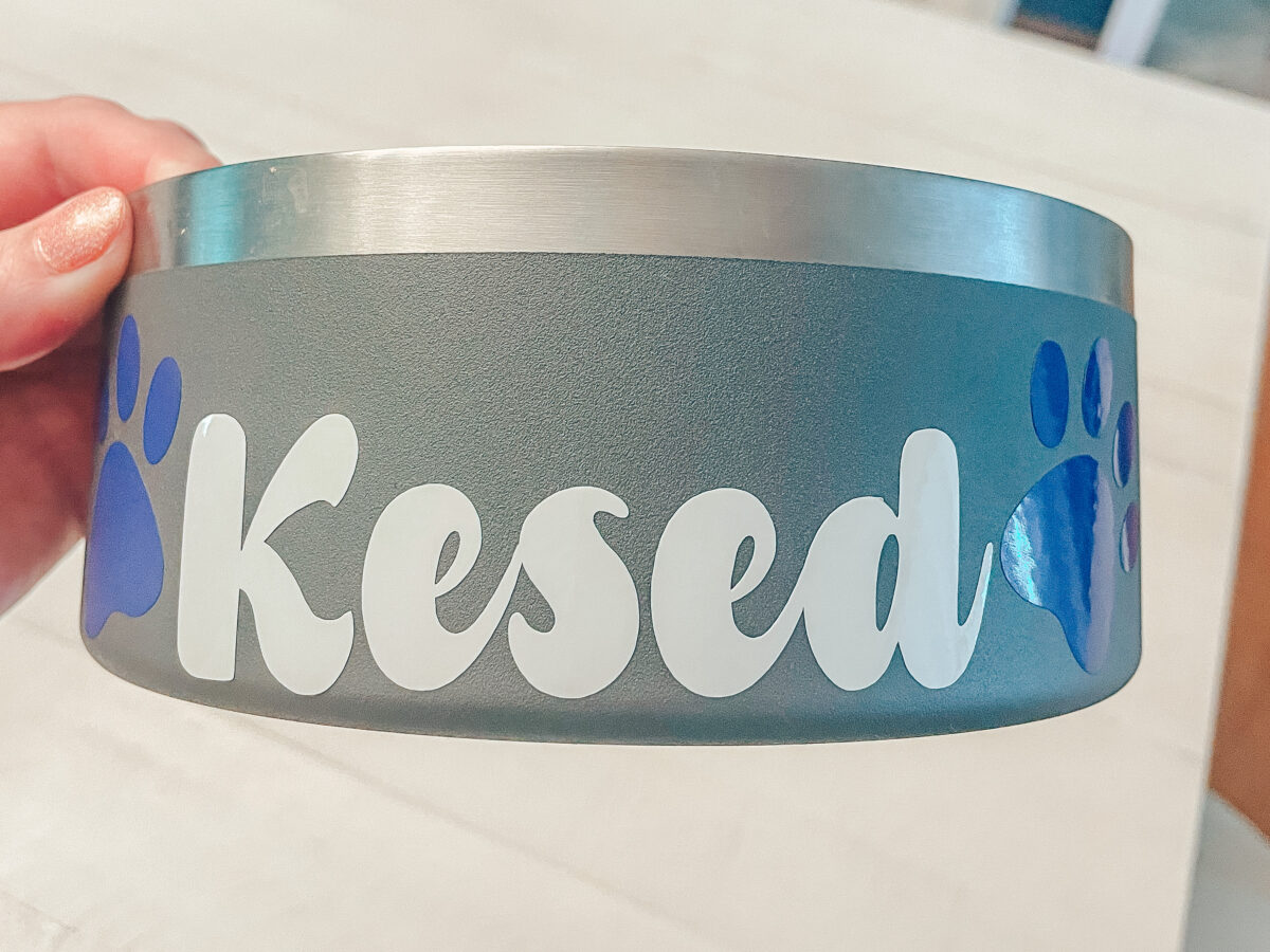 How to Personalize a Dog Bowl